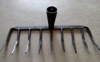 耙是用什么做成的，有铁质的也有竹制的