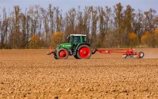 拖拉机前轮飞脱的解决方法，需更换前轮轴承