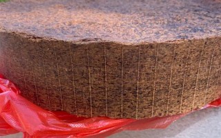 哪种花卉适合使用芝麻饼肥,适用于长寿花、山茶花、蔷薇花等大部分品种