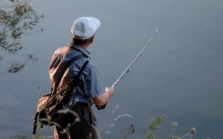 谷麦竿使用技巧,一是多窝走钓,二是适当逗钓