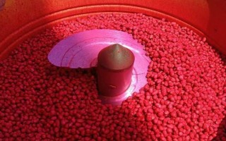 防治小麦红蜘蛛和蚜虫的用药，可选择高效氯氟氰菊酯、联苯菊酯等