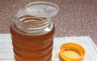 洋槐蜜和土蜂蜜的区别，前者不易结晶