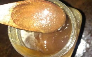 什么是荞麦蜜,由蜜蜂采集荞麦花蜜酿制而成