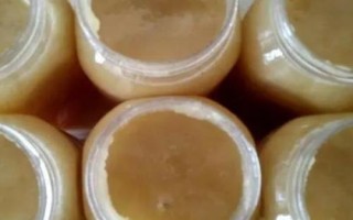 乌桕蜜和荆条蜜对比，后者的色泽和口感都要更好