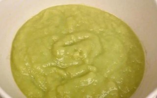 黄瓜苦瓜汁怎么做面膜，用面膜纸吸收汁液后可敷在脸上