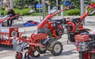 挑选农机具的注意事项，在证照齐全、有固定经营场所的单位那里购买