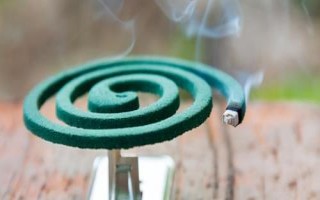 炔丙菊酯和氯氟醚菊酯的区别,前者是液体后者是固体