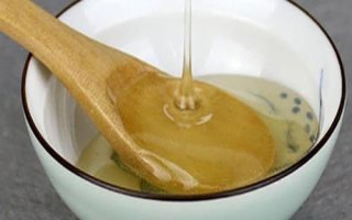 野桂花蜂蜜怎么鉴别真假，从色泽、香味、口感和结晶状态来分辨