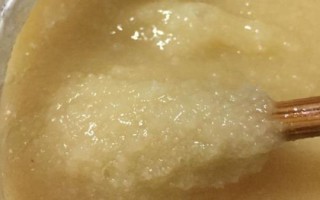 蜂蜜掺白糖后有什么特征,掺糖蜂蜜的香味会变淡