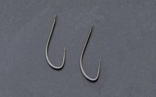 0.5号新关东钩的尺寸，长度约为11.2毫米、宽度约为5.1毫米