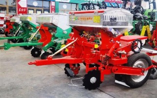 挑选农机具的注意事项，在证照齐全、有固定经营场所的单位那里购买