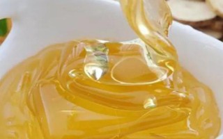 洋槐蜜的特征,呈透明的水白色