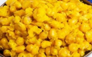 钓草鱼要用什么东西泡制玉米粒,可用蜂蜜、高度曲酒进行泡制