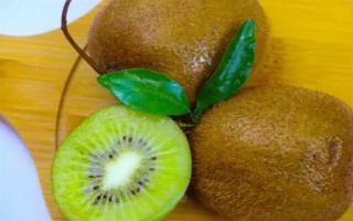 猕猴桃的名字由来，是受到猕猴的喜爱