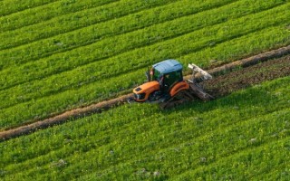 新农机动力不足的原因，是为了抑制新车的动力