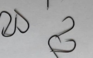 野钓适合用新关东钩还是袖钩,垂钓草鱼、鲤鱼等大鱼时更适合使用新关东钩