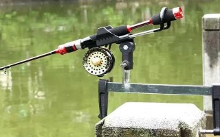 筏钓的最佳钓点,养殖网箱下面堪称最佳钓点