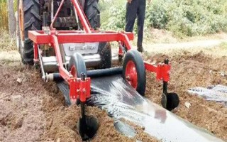 地膜覆盖机如何使用，膜卷外径通常以15-20厘米为宜