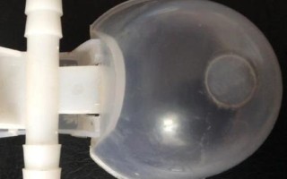 养鸽必需设备,需要巢盆、食槽、饮水器等设备