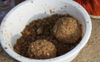 钓螃蟹的技巧，水草丰茂的位置可作为钓点