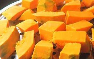 南瓜收获后如何保存，可分层贮藏于木架上