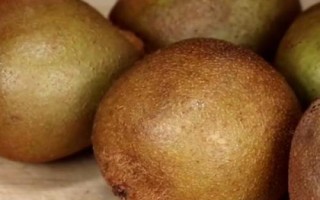 没熟的猕猴桃能不能吃，味道酸涩不能食用