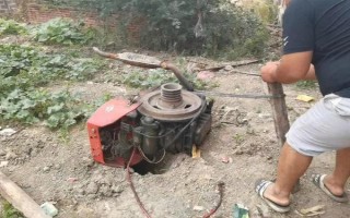 拖拉机自动跳挡的原因和维修方法，可能是内齿或锁定槽出现磨损等因素造成