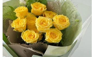 黄玫瑰的花语，寓意已逝的爱、等待的爱等