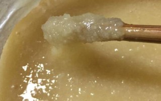 蜂蜜掺白糖后有什么特征,掺糖蜂蜜的香味会变淡