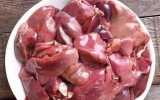 钓小龙虾用哪种肉，鸡肝、鸭肠、蚯蚓等饵料都是适宜选择