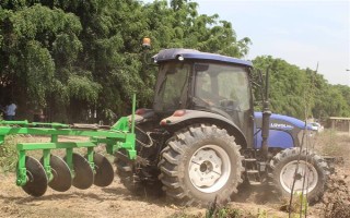 拖拉机轮胎磨损加快的原因及防治方法,可能是长期超负荷工作所致
