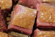 四川省西昌市的特产，彝族漆器是必带的旅游纪念品