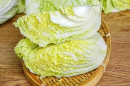 娃娃菜怎么长出来的，价格、外形和颜色均不同