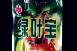 花多多肥料怎么用，撒施或翻耕土壤再施入、也可兑水喷雾