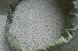 栽培基质的种类，常见的有珍珠岩、岩棉等