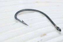 千又钩和丸世钩的区别，钩条、钩门和钩尖均不同