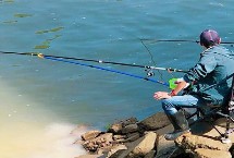 钓鱼时出现送漂情况是不是钓钝了，若没有顿口就是钓得太钝