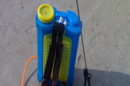 哪种喷雾器喷头雾化好，要根据使用农药类型来选择清洗方式