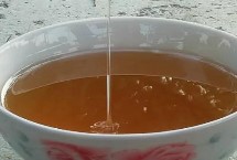 龙眼蜜结晶后的外观，二者皆是上等蜂蜜