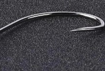 7号丸世钩的尺寸，钩门宽4.7毫米、钩身长12.3毫米