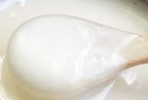 椴树白蜜变黄之后能否食用，变白原因可能是出现氧化但依然能食用