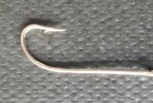 白狐鱼钩和丸世鱼钩对比，取决于作钓季节、线组搭配等条件