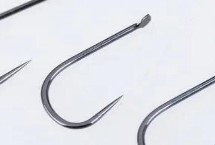 海竿能不能钓鲢鱼，需根据鱼情选用不同的钩型