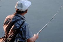 用什么鱼竿垂钓50斤的青鱼，战青、螺纹钢、浪尖巨物等品牌均可选择