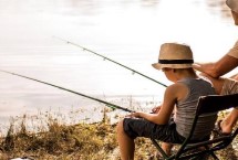 路亚翘嘴鱼适合用什么饵，最好提前打窝