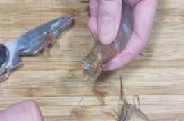 如何去除小龙虾的虾线，长期食用可能发生铅中毒