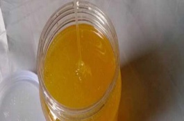 为啥纯天然蜂蜜不能保存太久，是蜜蜂采集芝麻花蜜酿制而成的