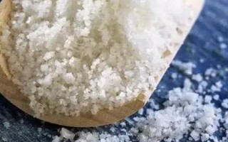 被蚊子咬了怎么处理,可以用盐水直接涂抹在叮咬部位