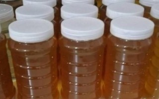 怎么鉴别正宗的土蜂蜜,真正的土蜂蜜具有类似药材的自然芳香味