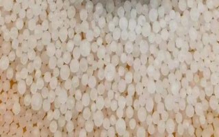 尿素的作用，可加快新梢生长、抑制花芽分化、防治部分害虫
